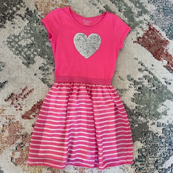 Place Girl’s Sequined Pink and Gold Silver Flowy Soft Heart Dress Size Medium - Picture 4 of 13